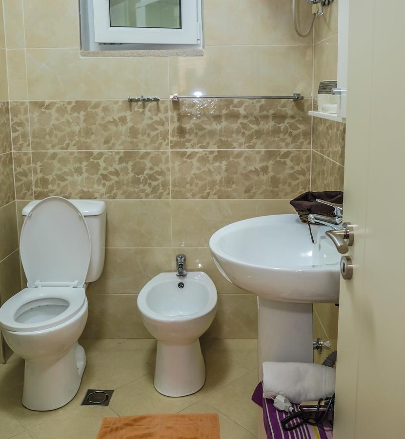 Ariadnes Apartments Тирана Екстер'єр фото